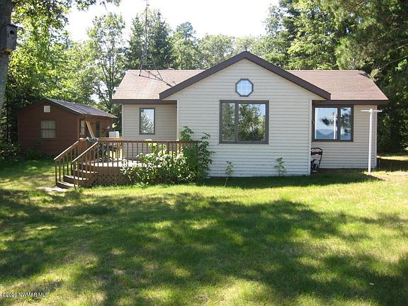 3rd image of 108 Jewel Weed Ln NE