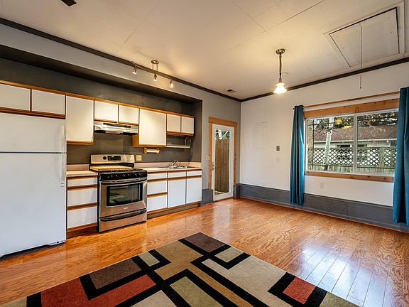 3rd image of 466 Adkins St