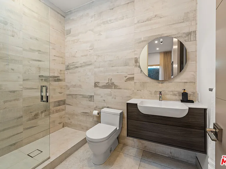 623 N Edinburgh Ave — Photo 32