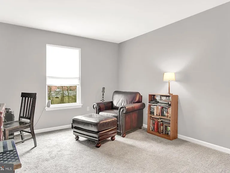 401 Landover Ct — Photo 21