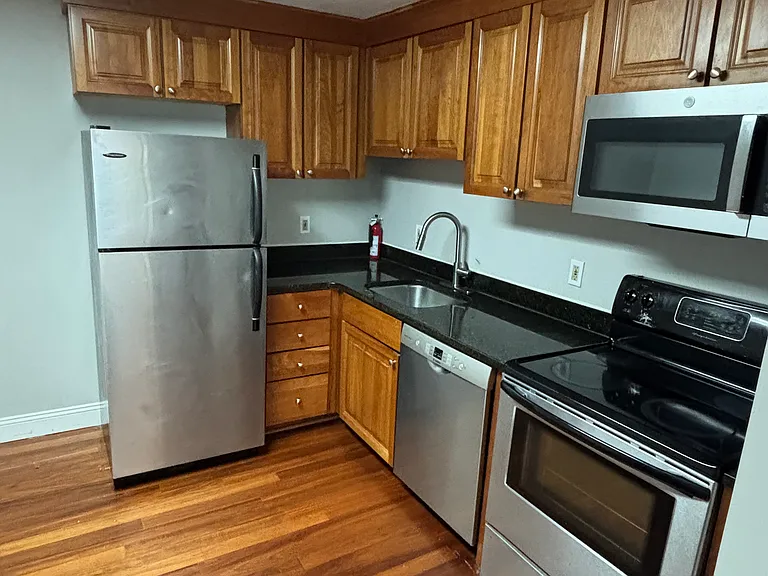 33 Andrew St #12 — Photo 2