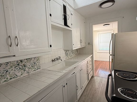 5th image of 1717 18th St #11