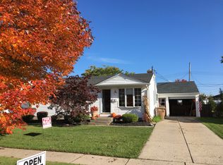 22 Yorktown Rd, Cheektowaga, NY 14225