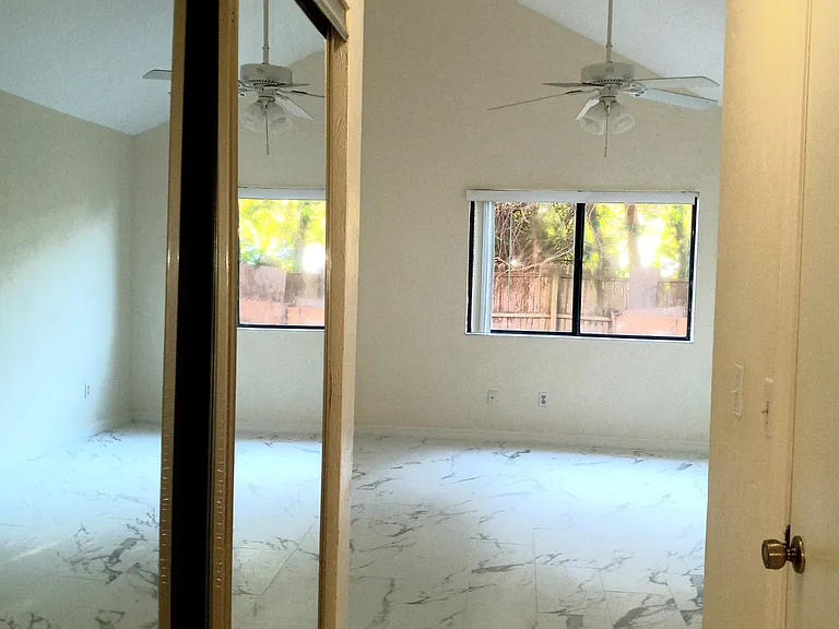 1304 Bender Ave — Photo 16