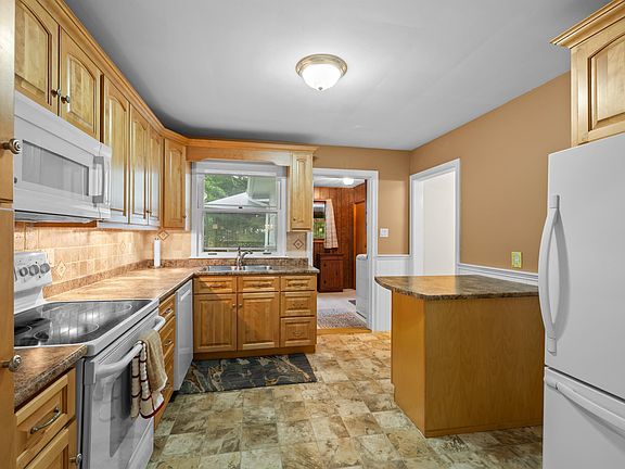 5th image of 58 Skyview Dr