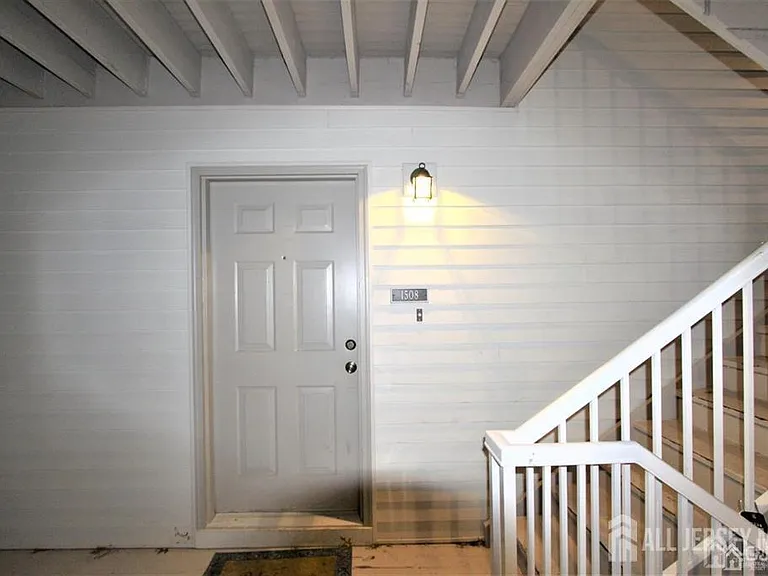 1508 Ravens Crest Dr — Photo 2