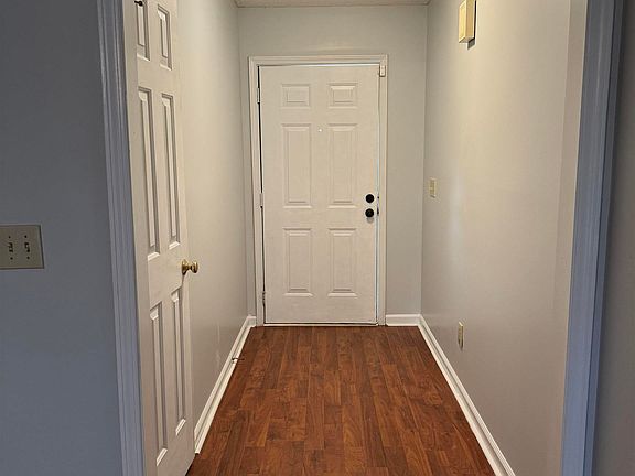 5th image of 143 Bradstone Rd