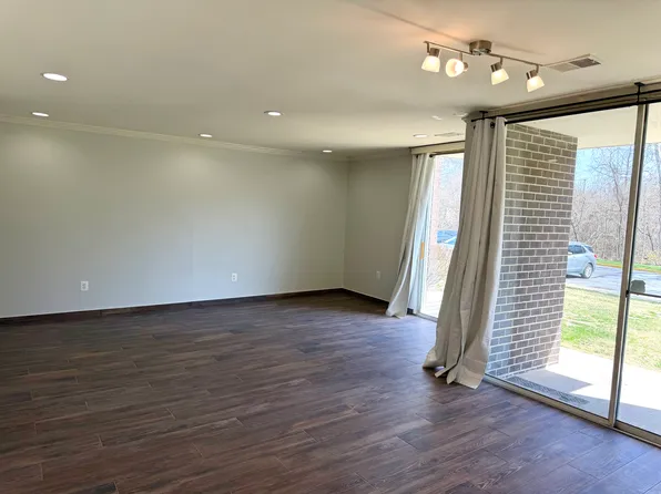 10230 Prince Pl APT T5, Upper Marlboro, MD 20774