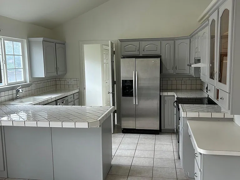 355 N 1200 E — Photo 6