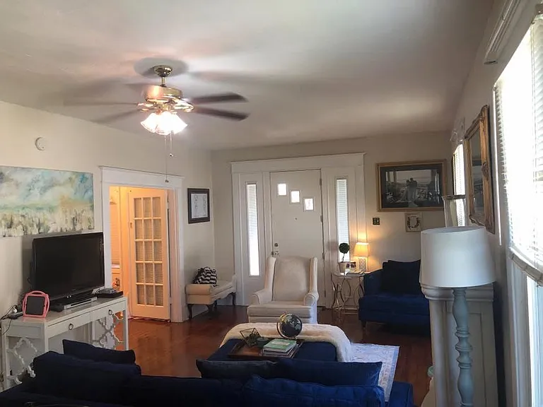 731 Aurora Ave — Photo 2