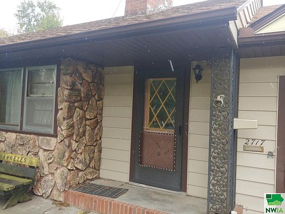5th image of 2717 S Cypress St