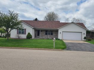 2165 Deer Haven Dr, Menasha, WI 54952