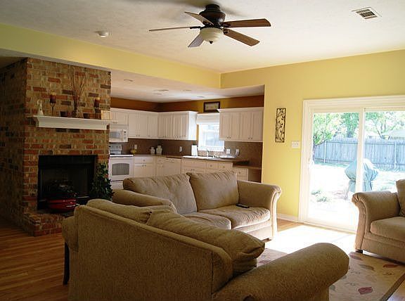 2nd image of 741 Oakland Dr
