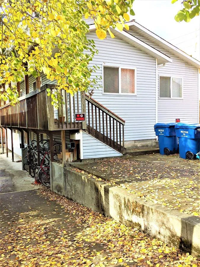 3 bed, 1.5 bath, 1250 sqft, $825 — Photo 1