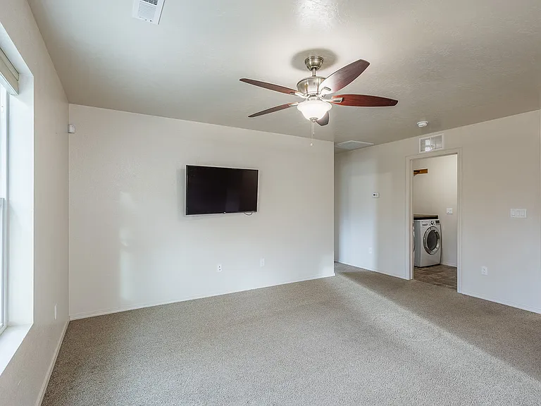 143 E Rose Lake Dr — Photo 9