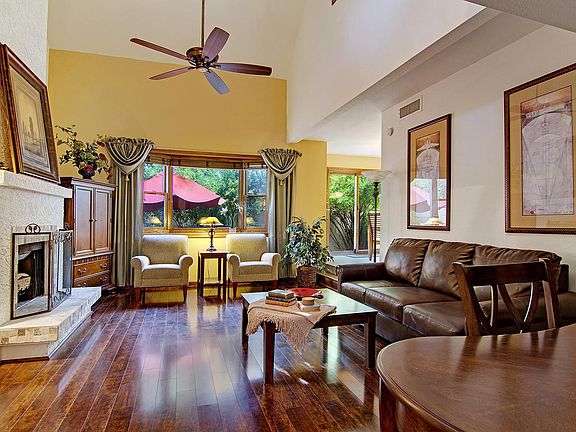 10 W Georgia Ave Unit 12-large-005-028-L