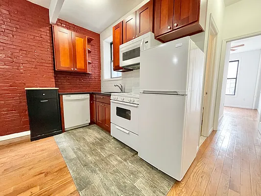 Rented by Keller Williams NYC | media 8