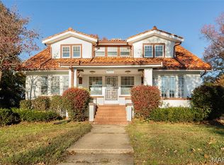 3092 Bellerive Dr, Saint Louis, MO 63121