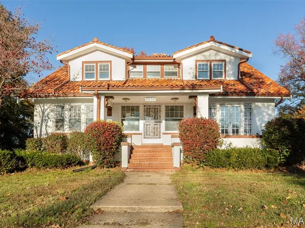 3092 Bellerive Dr, Saint Louis, MO 63121