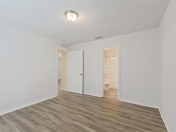 3rd image of 27008 Anthony Ave #27008