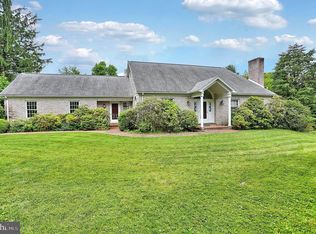 963 Walnut Ln, Carlisle, PA 17013
