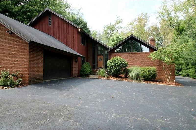 1st image of 19 Woodstone Dr