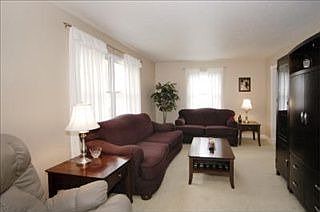 2nd image of 614 Circlewood Dr S