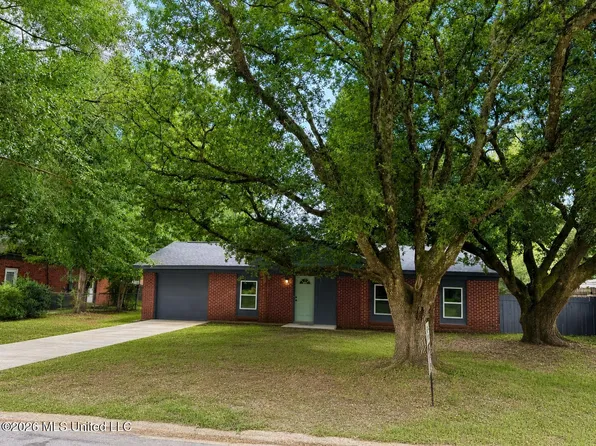 103 Fore St, Gulfport, MS 39503