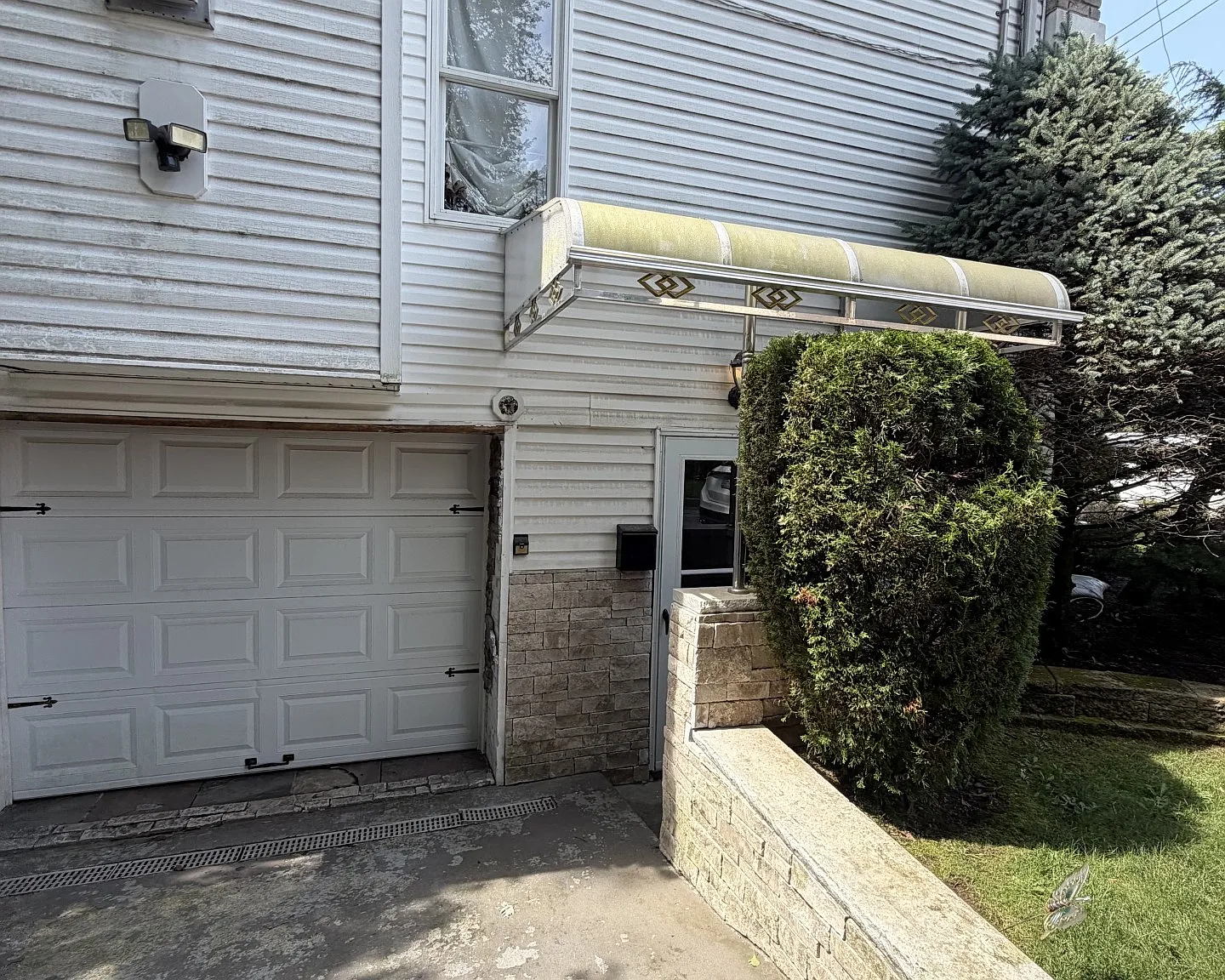 1 bed, $2,200 — Photo 1