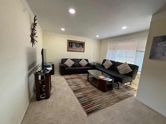 2nd image of 15454 Golfview St
