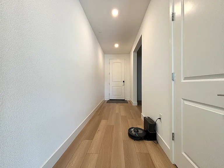 2051 Rosemary Dr — Photo 8