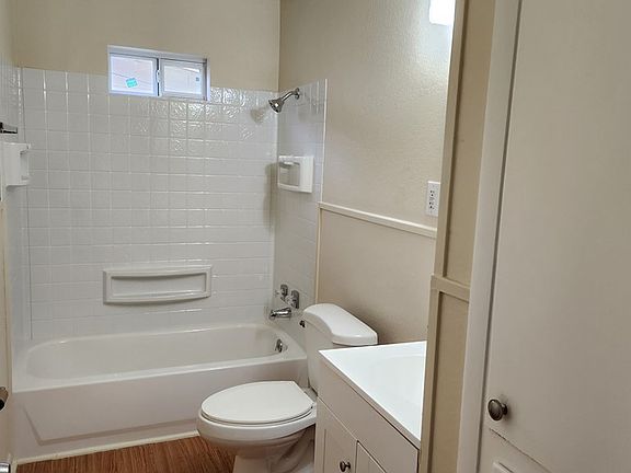 5th image of 2501 Lakeside Ave
