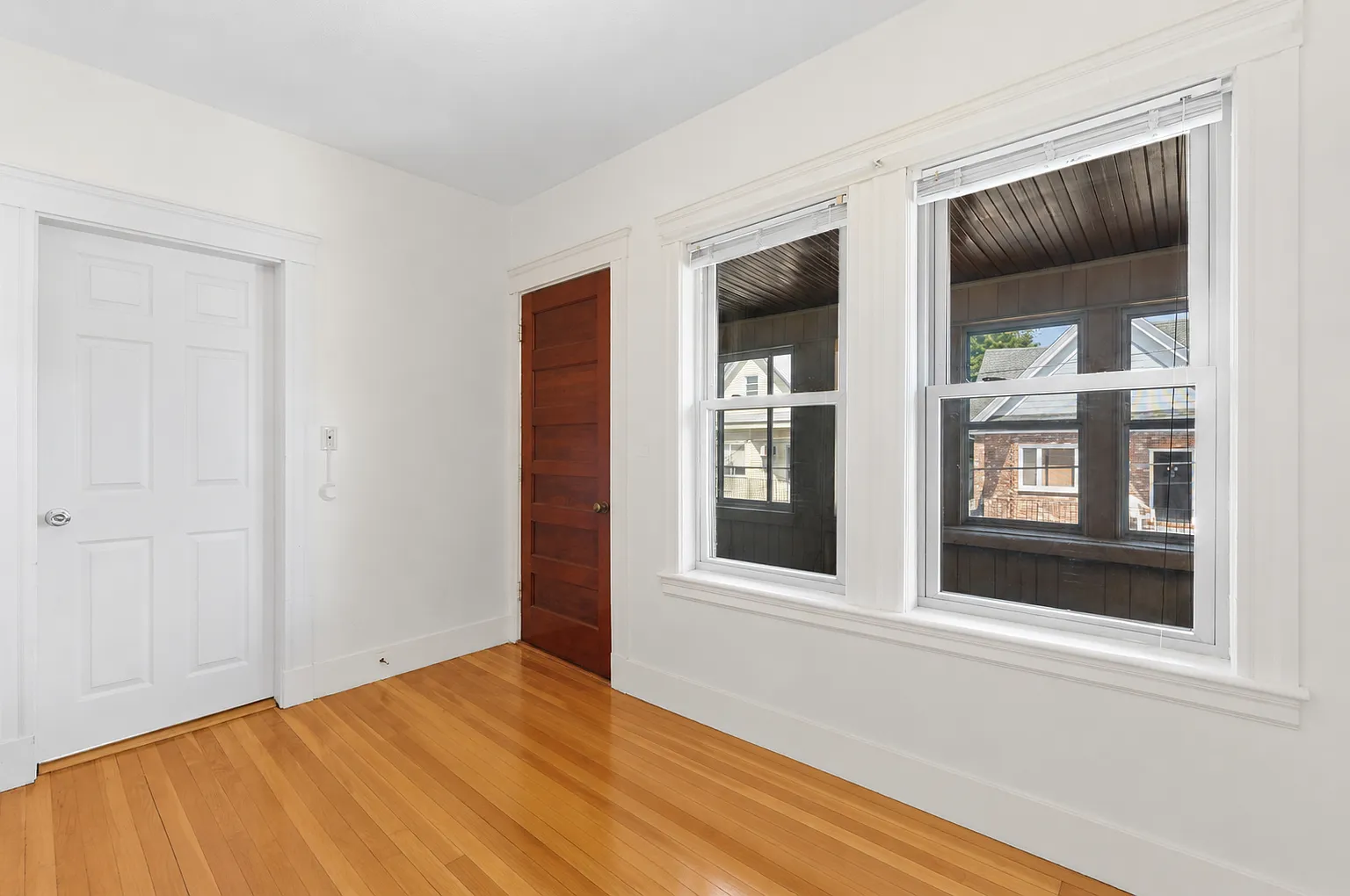 3 bed, 1000 sqft, $2,700 — Photo 4