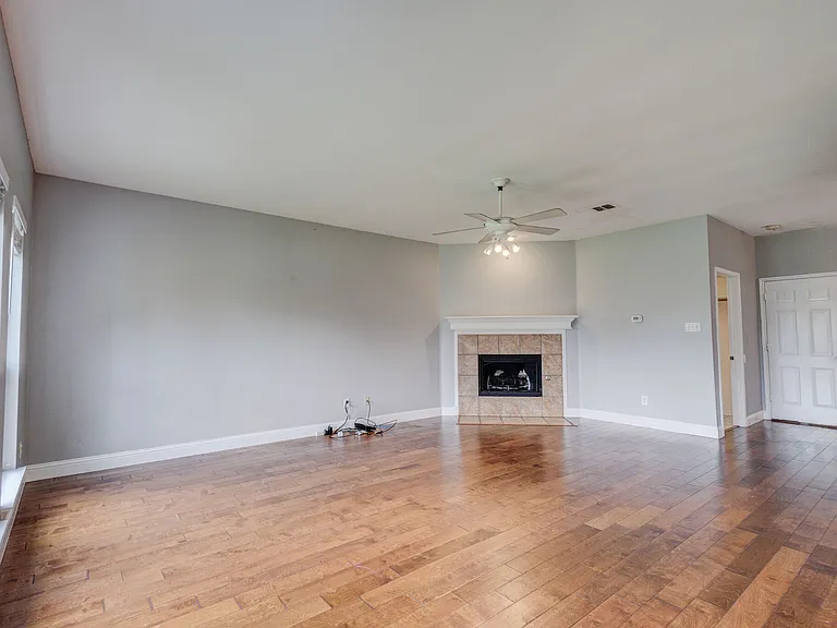 6107 Lakecrest Dr — Photo 17