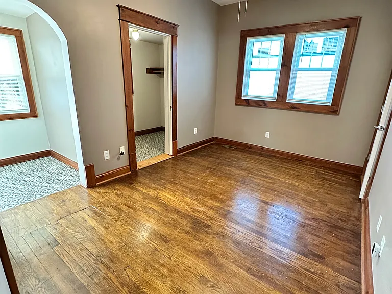 923 E Hillcrest Dr #2 — Photo 6