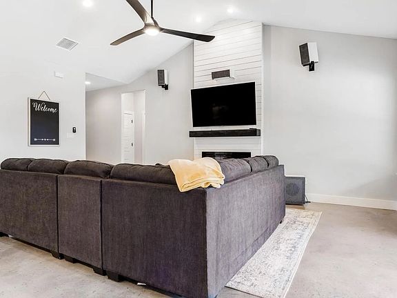 Vaulted ceiling in living area