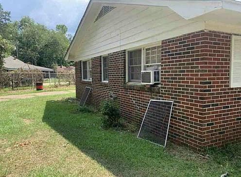 4th image of 202 Crestwood Dr