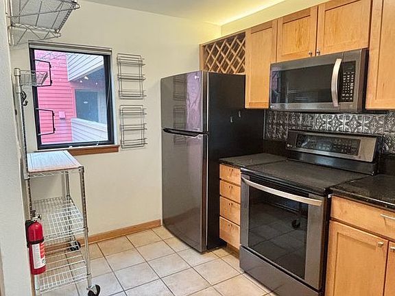 5th image of 910 NW Naito Pkwy APT I25