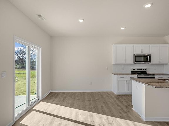 5th image of 1342 Lansdowne Dr #446