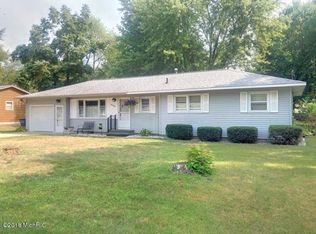 6480 Cottonwood Dr, Fruitport, MI 49415