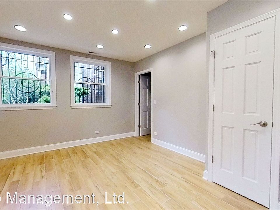 1st image of 704 W Barry Ave #702