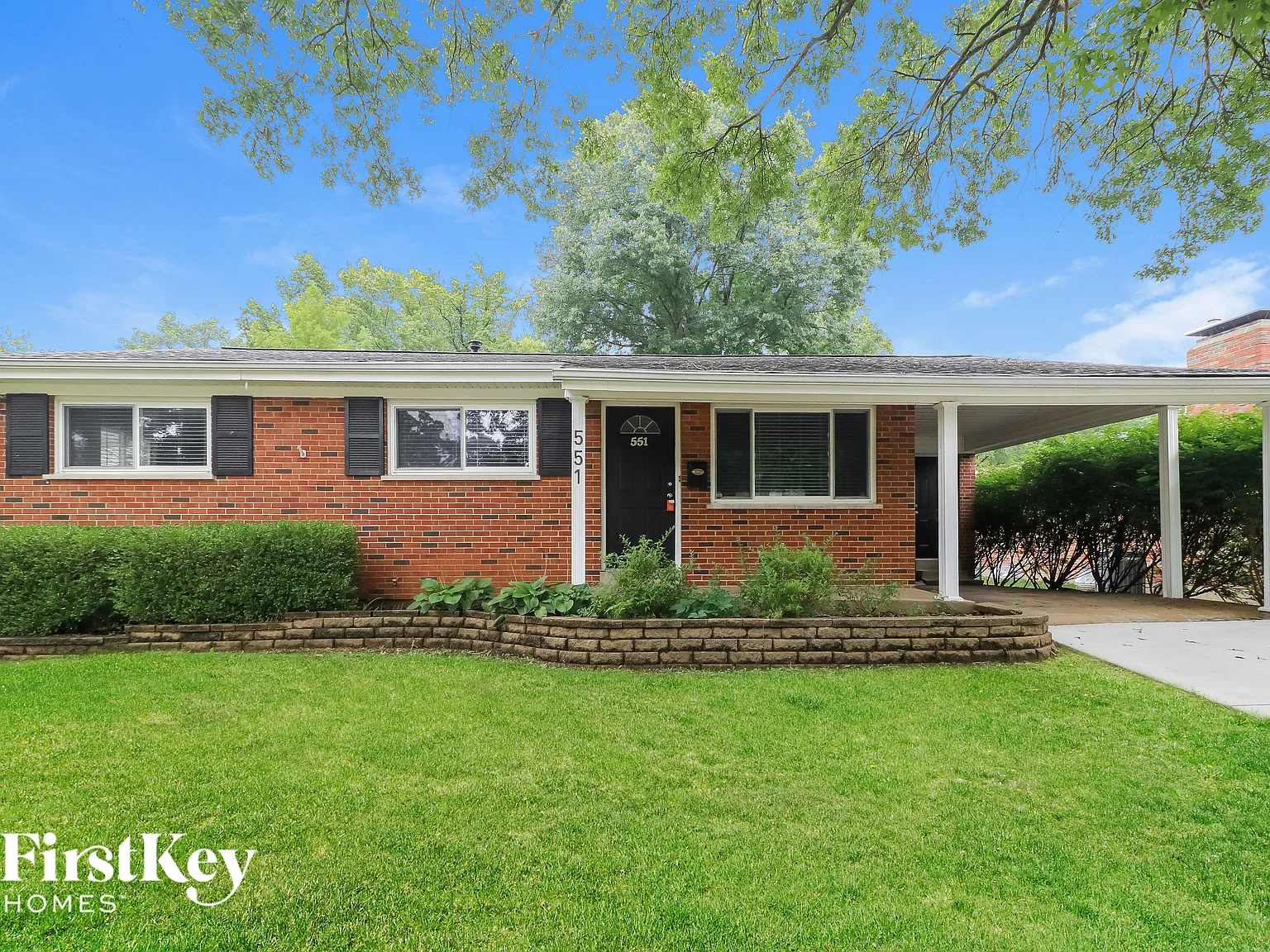 3 bed, 2.0 bath, 1372 sqft, $3,060 — Photo 1