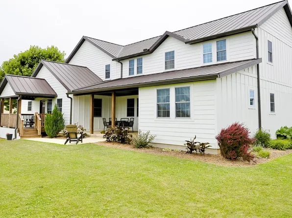 27261 Newcastle Rd, Gambier, OH 43022