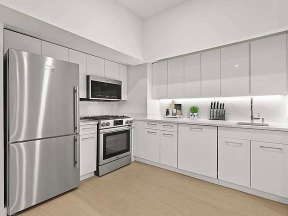 5th image of 20 West St #5HH
