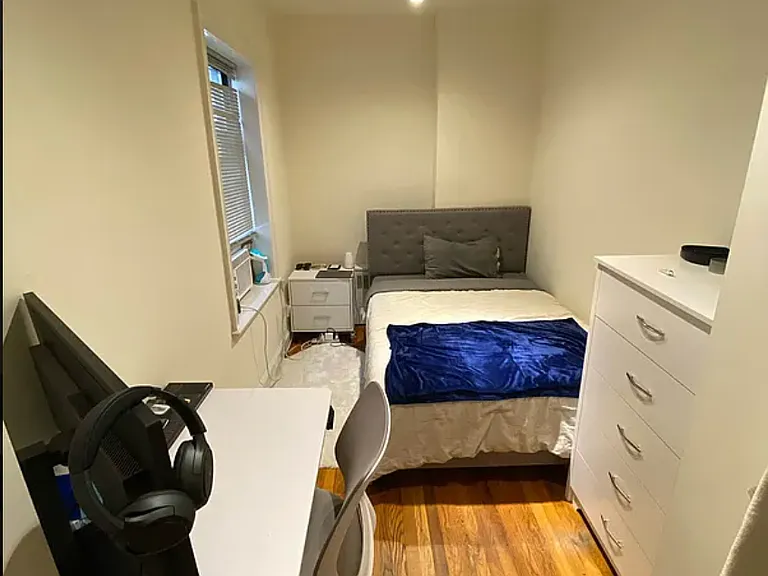 233 E 12th St #2A — Photo 3