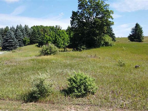 2nd image of 27 White Tail Dr