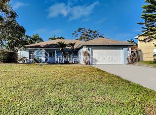 2566 SW Hinchman St, Port Saint Lucie, FL 34984