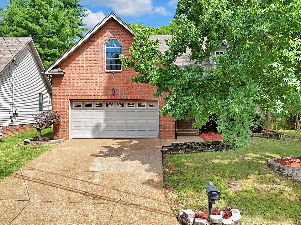 1st image of 1104 Crestfield Dr