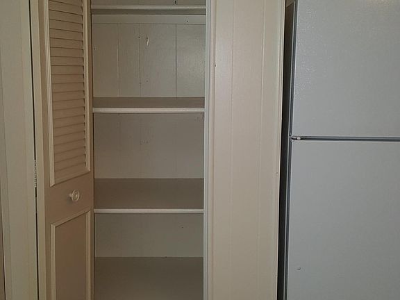 Kitchen pantry