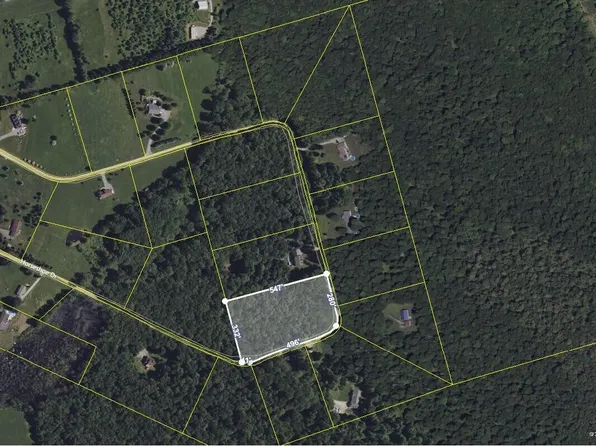 22 Horseshoe Dr, Honesdale, PA 18431